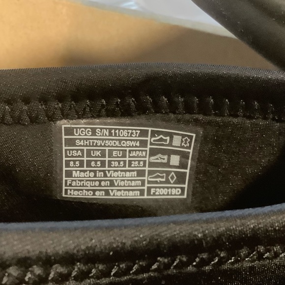 Ugg Logo Sneaker - Picture 7 of 8